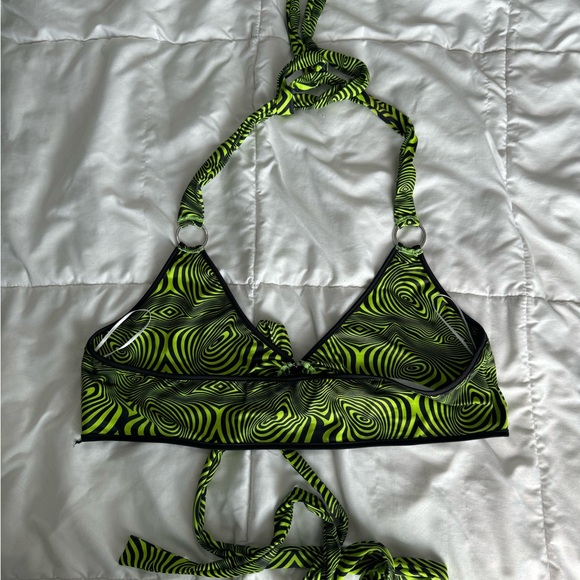 IHeartRaves green and black swirl O ring top - Picture 2 of 3